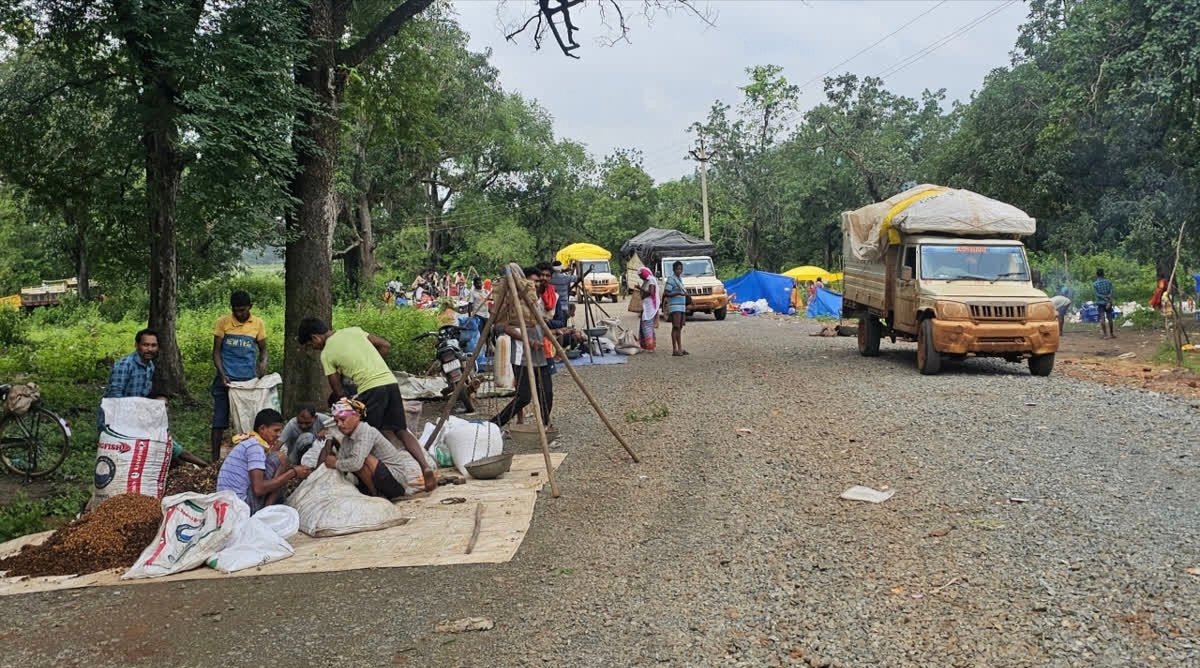 डर पर विश्वास की जीत! दो दशक बाद शुरू हुआ डब्बाकोन्टा का साप्ताहिक बाज़ार 1 IMG 20251210 125445