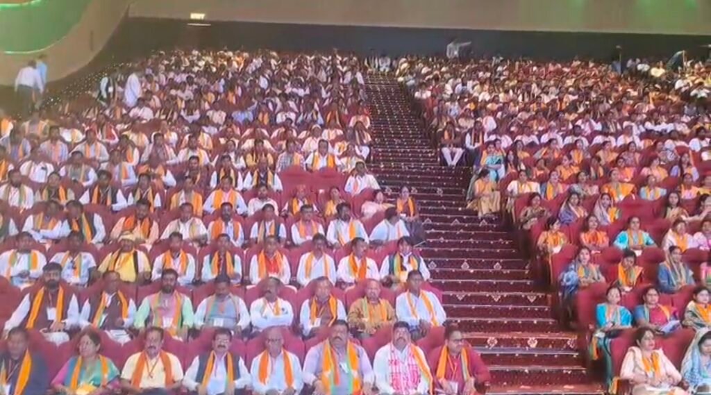 BJP MEETING: संयुक्त मोर्चा की प्रदेश कार्यसमिति बैठक सम्पन्न, वर्ष 2047 तक ‘विकसित भारत’ का संकल्प पूरा करना हमारा लक्ष्य - CM साय 2 1003878116