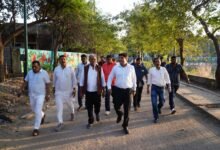 Raipur News: सड़कों से हटेंगे अतिक्रमण, जाम से मिलेगी राहत, रायपुर की सूरत बदलने सड़क पर उतरे सांसद बृजमोहन अग्रवाल 29 IMG 20260216 WA0067