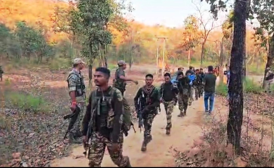 Operation Kagar: ऑपरेशन कगार में सुरक्षाबलों को बड़ी सफलता, कर्रेगुट्टा इलाके में मुठभेड़, 5 नक्सली ढेर; ऑपरेशन अब भी जारी 1 IMG 20260219 121854