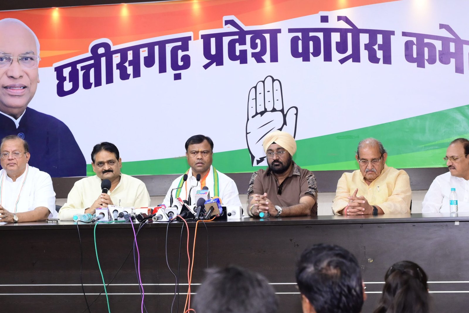 दीपक बैज का बीजेपी पर बड़ा हमला, बोले- छत्तीसगढ़ को एटीएम और अफीम हब बना रही सरकार 1 IMG 20260326 WA0045 scaled