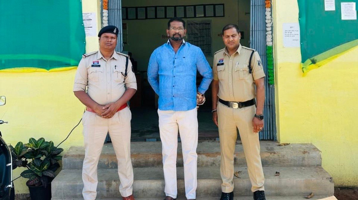 राजनांदगांव में अवैध धर्मांतरण नेटवर्क का भंडाफोड़, मुख्य आरोपी डेविड चाको गिरफ्तार, विदेशी फंडिंग कनेक्शन की भी जांच तेज 1 IMG 20260322 125600