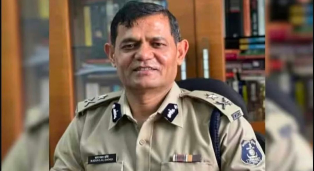 CG BIG NEWS : IG रतन लाल डांगी निलंबित, आपत्तिजनक फोटो वायरल होने के बाद सरकार की बड़ी कार्रवाई 1 IMG 20260326 163804