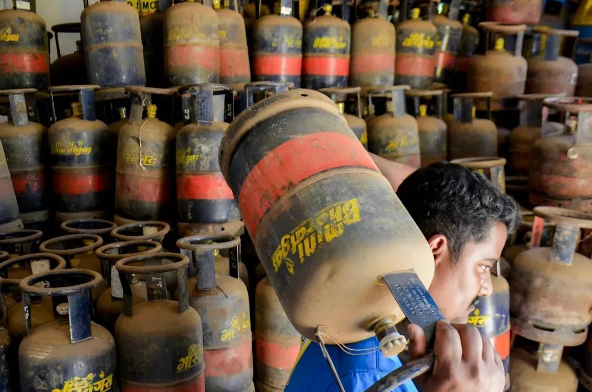 CG NEWS : कमर्शियल गैस को लेकर बड़ी राहत, सरकार ने 20% बढ़ाया सप्लाई कोटा 1 IMG 20260328 140023