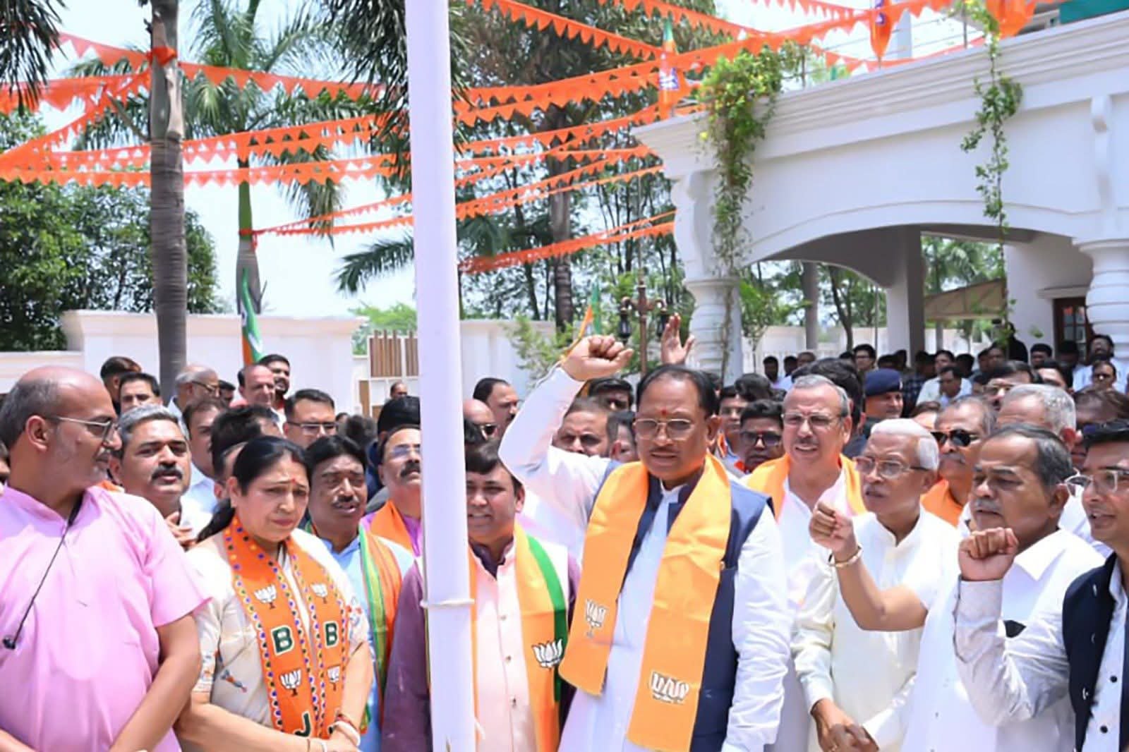 भारतीय जनता पार्टी के स्थापना दिवस पर स्मृति मंदिर में भारत माता पूजन एवं महान विभूतियों को श्रद्धांजलि 1 FB IMG 1775471463313