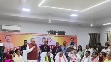 बेमेतरा में कलेक्टर-एसपी पर भड़के विधानसभा अध्यक्ष डॉ. रमन सिंह, बोले- "15 साल मुख्यमंत्री रहा, ऐसा कभी नहीं हुआ" 2 IMG 20260601 001029