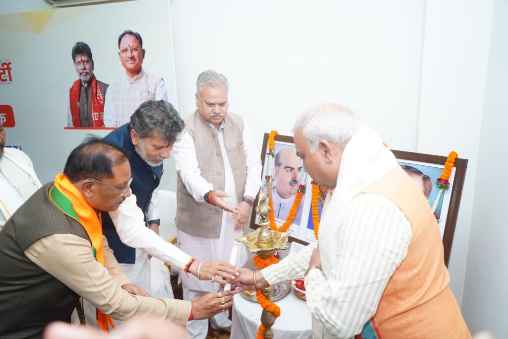 रायपुर में भाजपा प्रदेश पदाधिकारी बैठक शुरू, संगठन और आगामी रणनीति पर मंथन, सीएम साय बैठक में मौजूद 2 1004801225