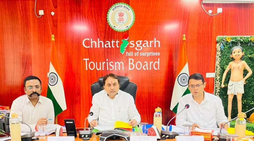 छत्तीसगढ़ पर्यटन विकास को मिलेगी नई रफ्तार, पर्यटन मंडल की 38वीं बोर्ड बैठक में बनी रणनीति 1 IMG 20260720 WA0148