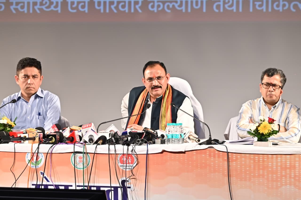 मलेरिया से 3 मौतों पर स्वास्थ्य मंत्री का बयान, कहा- छिपाया नहीं जा सकता; अब प्रदेश में नहीं बिकेगा एनालॉग पनीर 1 IMG 20260730 WA0009