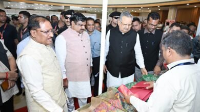 कोसा की चमक अब वैश्विक बाजार तक: CM विष्णु देव साय ने लॉन्च किया छत्तीसगढ़ का प्रीमियम हैंडलूम ब्रांड 'कोशल फैब' 6 IMG 20260807 WA0013