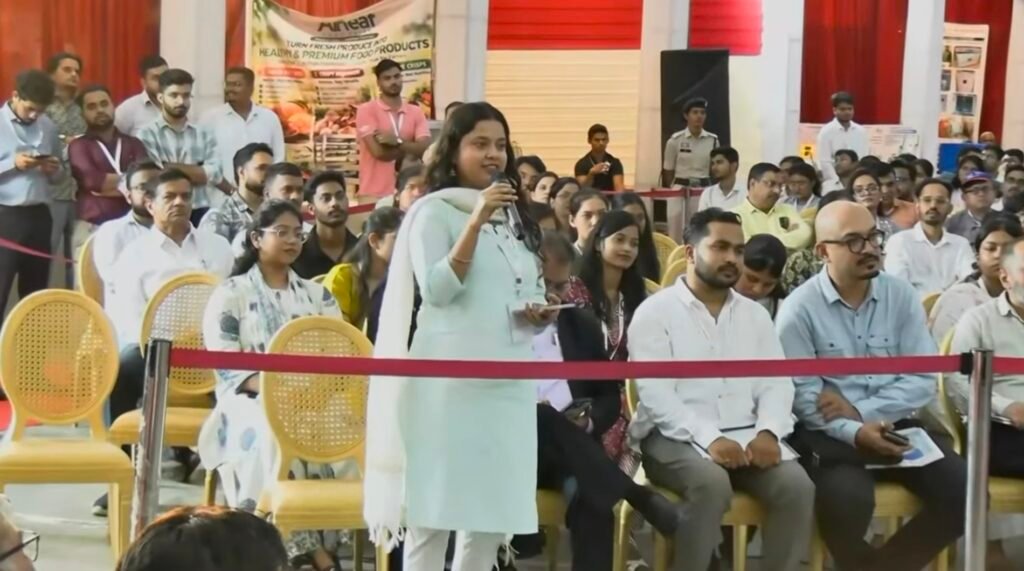 यूथ कॉन्क्लेव में CM साय का युवाओं से सीधा संवाद, नई उद्योग नीति से युवा उद्यमियों को मिलेगा बढ़ावा, विकसित छत्तीसगढ़ 2047 में युवाओं की भागीदारी बढ़े : CM साय 4 1005481093