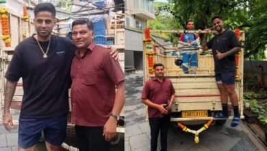 छत्तीसगढ़ के लोकेन्द्र ने क्रिकेटर सूर्यकुमार यादव को भेंट की आदमकद प्रतिमा, बोले- सचिन के पास ही लगाना 1 IMG 20260916 WA0024