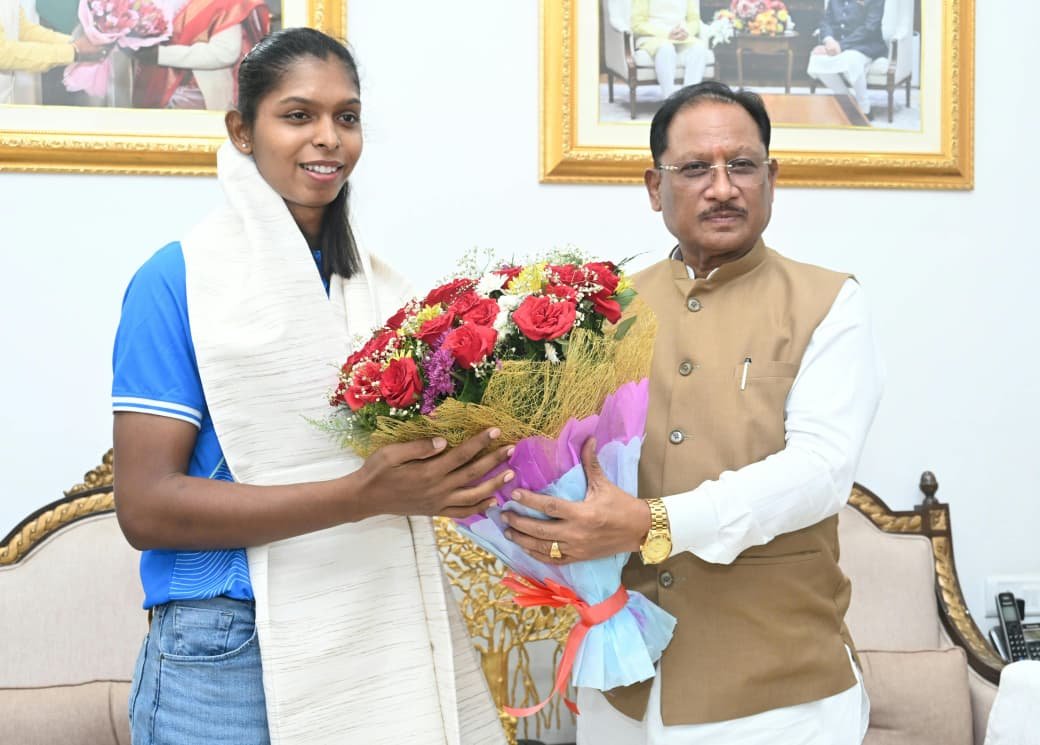 संजू देवी को CM साय का बड़ा तोहफा, 51 लाख की प्रोत्साहन राशि का ऐलान 1 IMG 20260928 WA0060