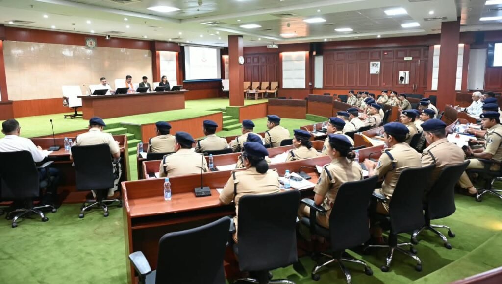 छत्तीसगढ़ में अवैध प्रवासियों पर कार्रवाई की समीक्षा, डिप्टी CM विजय शर्मा ने सभी जिलों को दिए निर्देश 3 1005769413